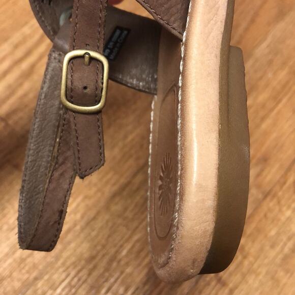 UGG Brown Laser Cut Thong Flip Flops Size 9 - Picture 8 of 8
